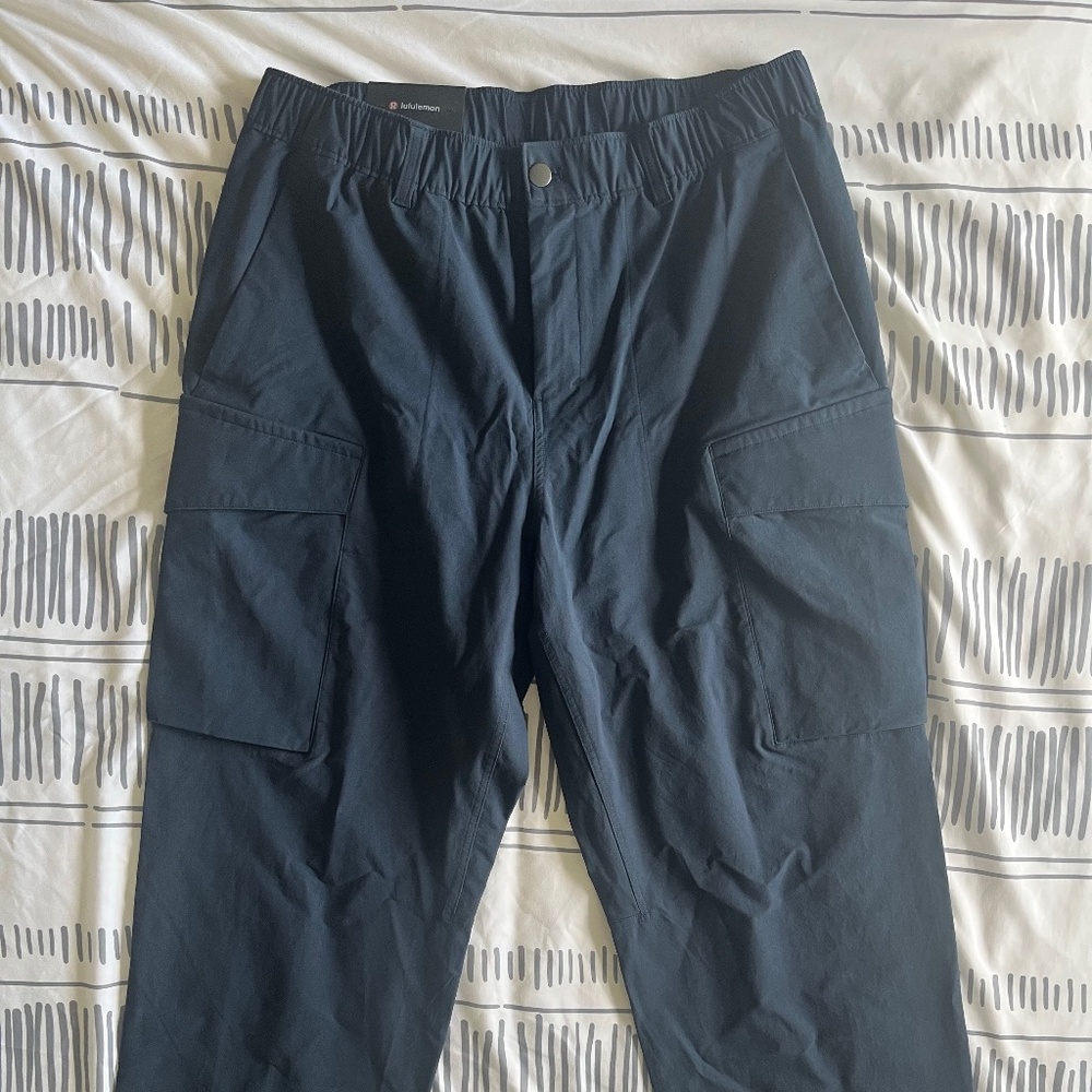 Lululemon Stretch Cotton VersaTwill Relaxed-Fit Cargo Pant